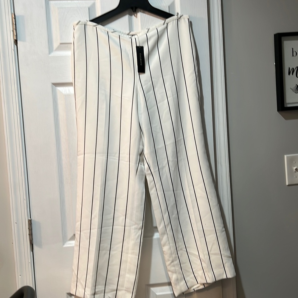 Wide leg slacks
